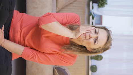 Vertical-video-of-Woman-with-toothache.